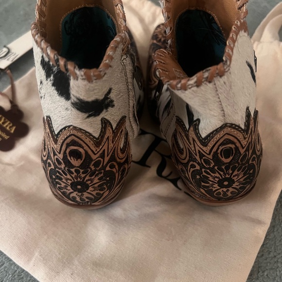 Myra Cow Print Ankle Cowboy Boots Size 9 🤠 Western Country Rodeo Fashion NFR - Picture 10 of 15